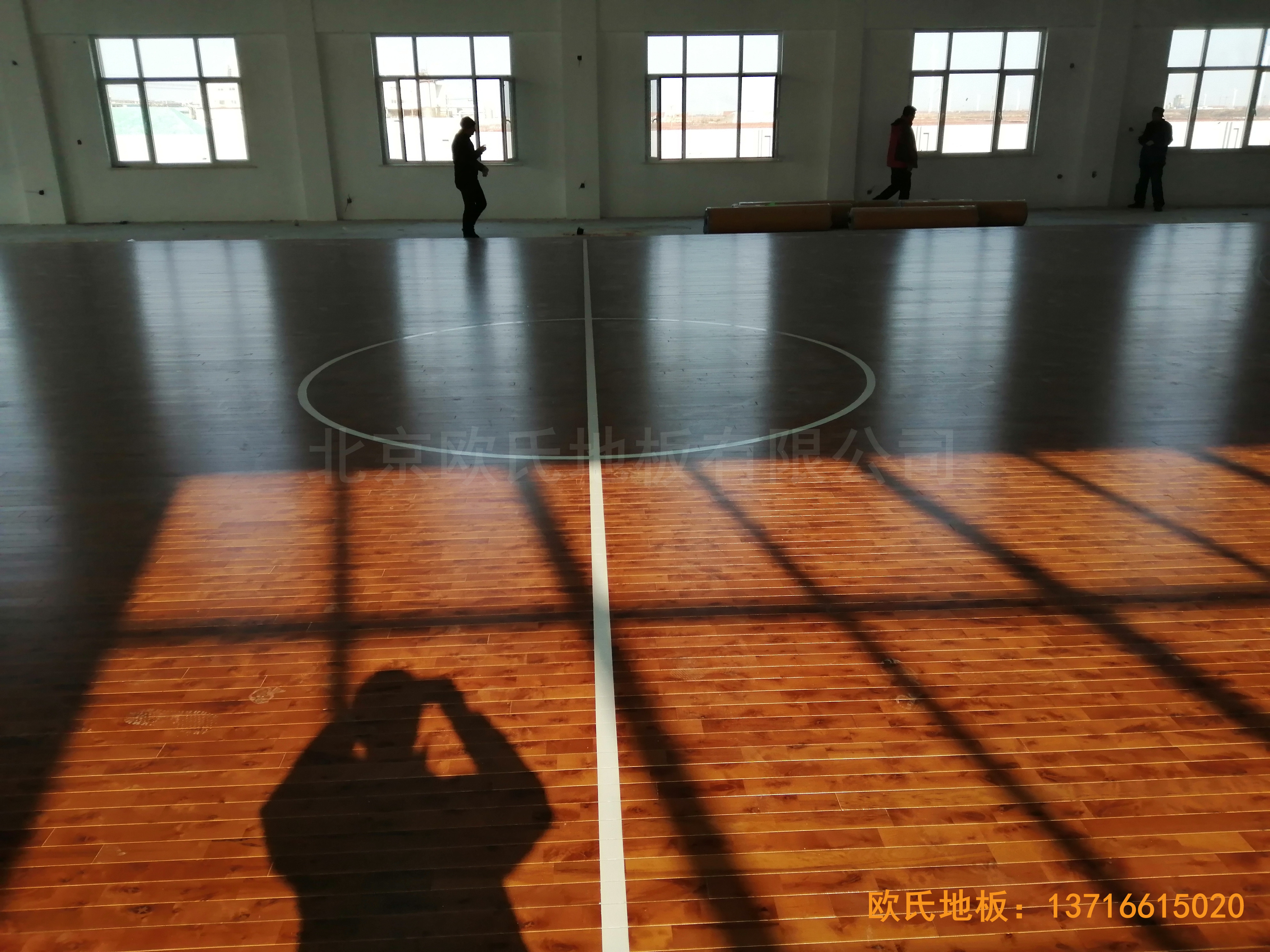萊州銀海工業園消防特訓隊籃球館運動木地板鋪裝案例0