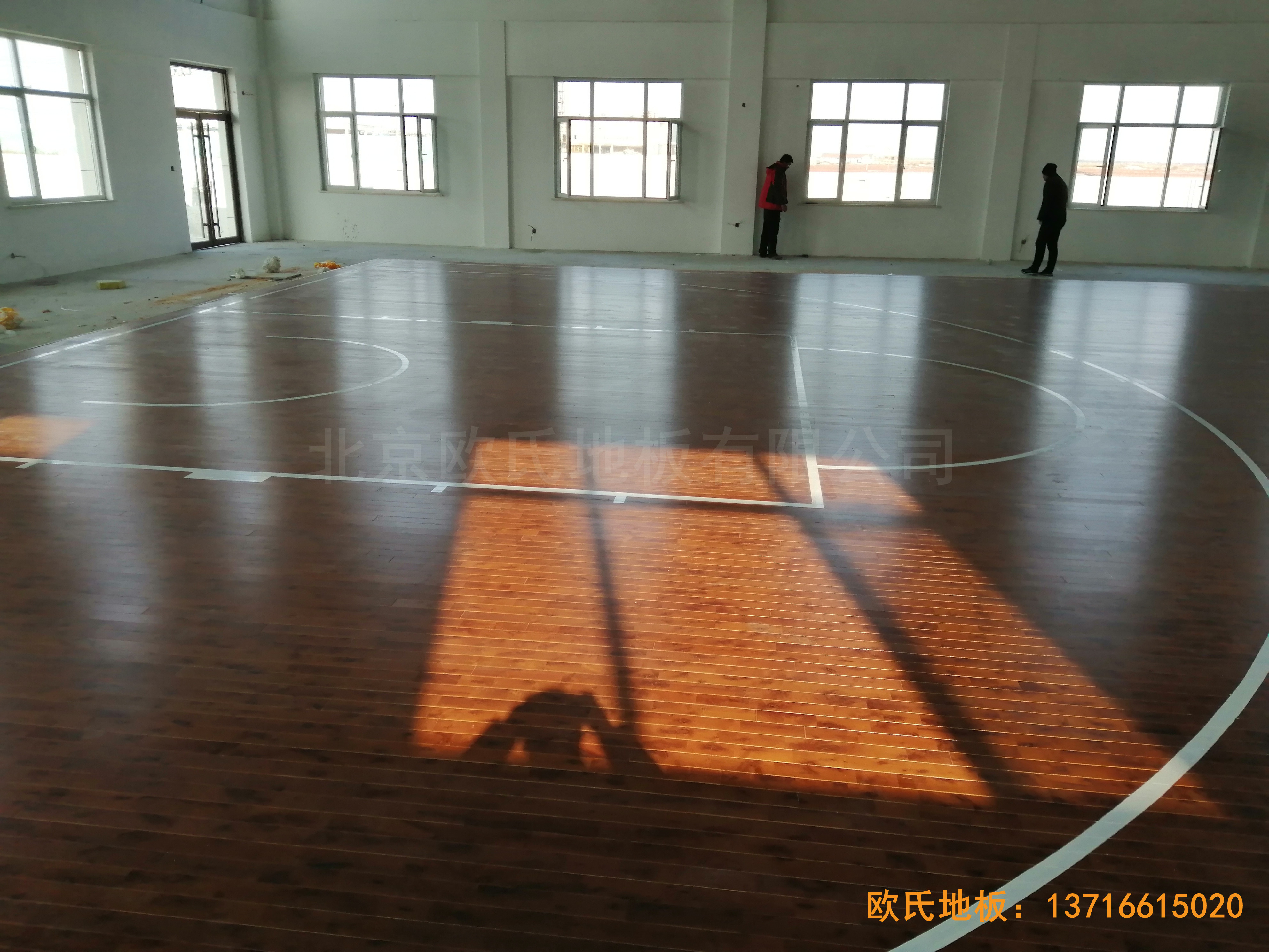 萊州銀海工業園消防特訓隊籃球館運動木地板鋪裝案例4